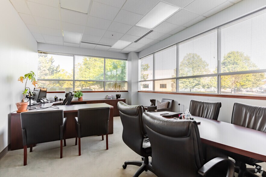 More Photos Of 17475 Jovanna Dr, Homewood Medical For Lease