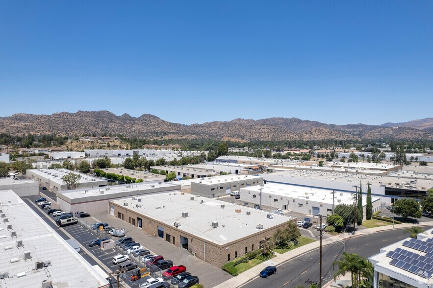 More Photos Of 9627-9629 Owensmouth Ave, Chatsworth Manufacturing For Lease