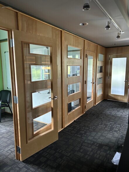 More Photos Of 2575 Willow Point Way, Knoxville Office For Lease