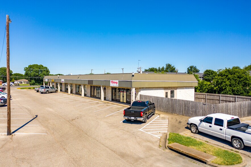 More Photos Of 511 N Hewitt Dr, Hewitt General Retail For Sale