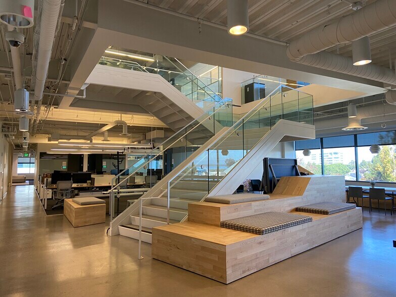 More Photos Of 100 Redwood Shores Pky, Redwood City Office For Lease