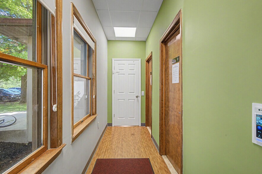 More Photos Of 11 Abrams Rd, Central Valley Office For Lease