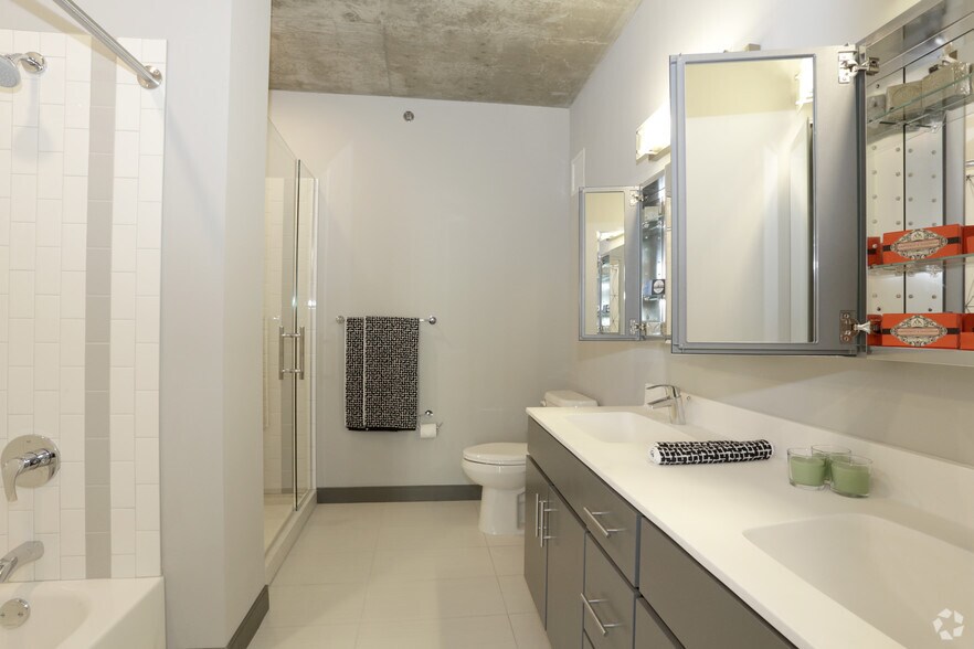 More Photos Of 215 W Lake St, Chicago Apartments For Lease