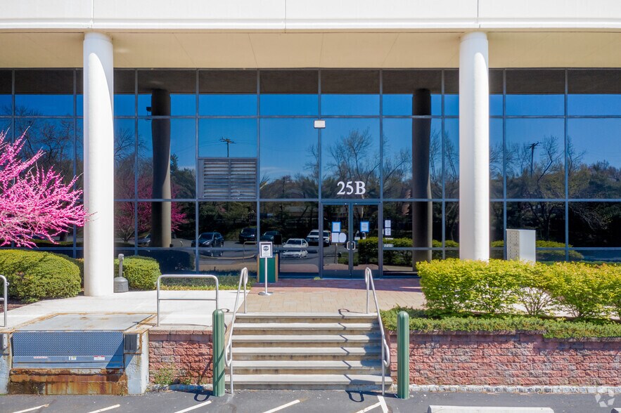More Photos Of 25 Vreeland Rd, Florham Park Medical For Lease