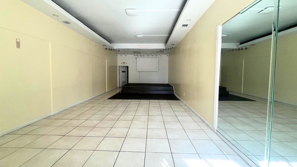 More Photos Of 2617 W Flagler St, Miami Storefront For Lease