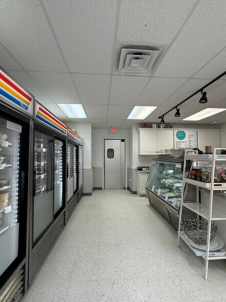 More Photos Of 3 Lewis St, Closter Office For Sale