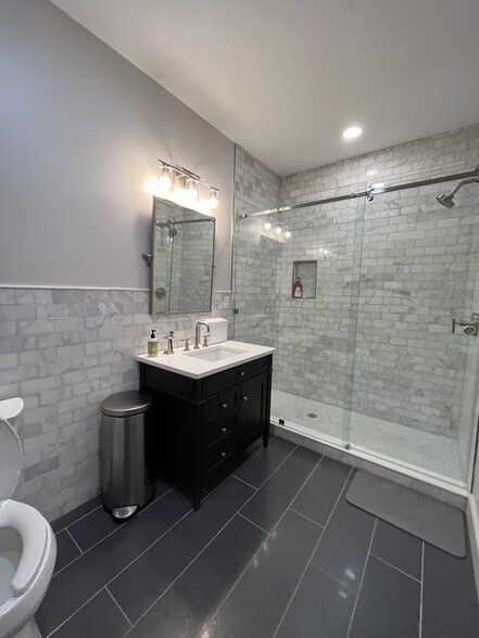 More Photos Of 2320 Wayne St, Columbia Warehouse For Lease