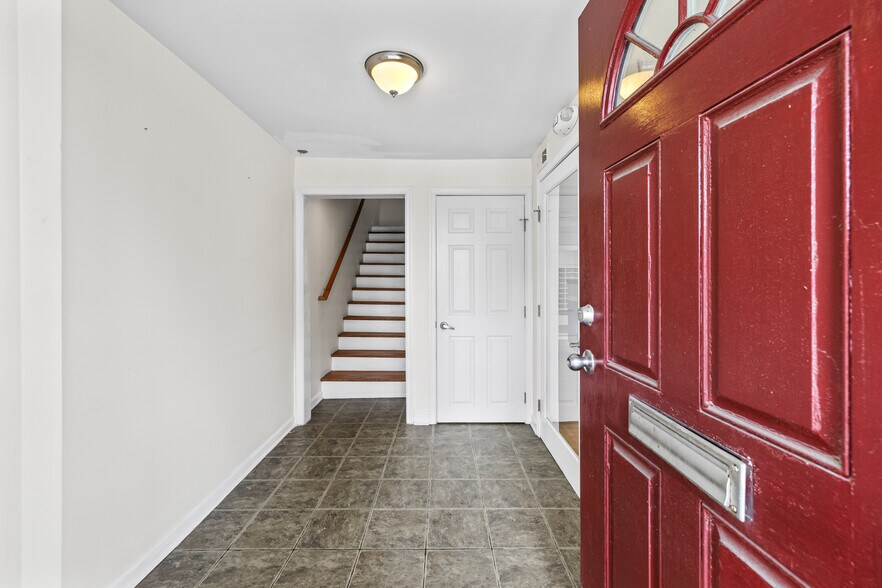 More Photos Of 410 Main St, Reisterstown Medical For Lease