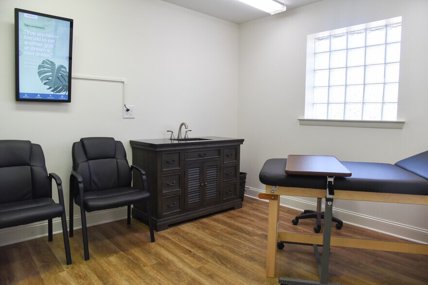More Photos Of 431 Johnston St SE, Decatur Medical For Lease
