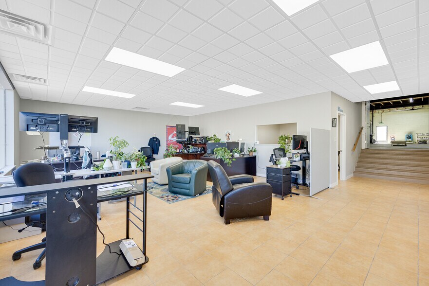 More Photos Of 2217 E Boulder St, Colorado Springs Light Distribution For Lease