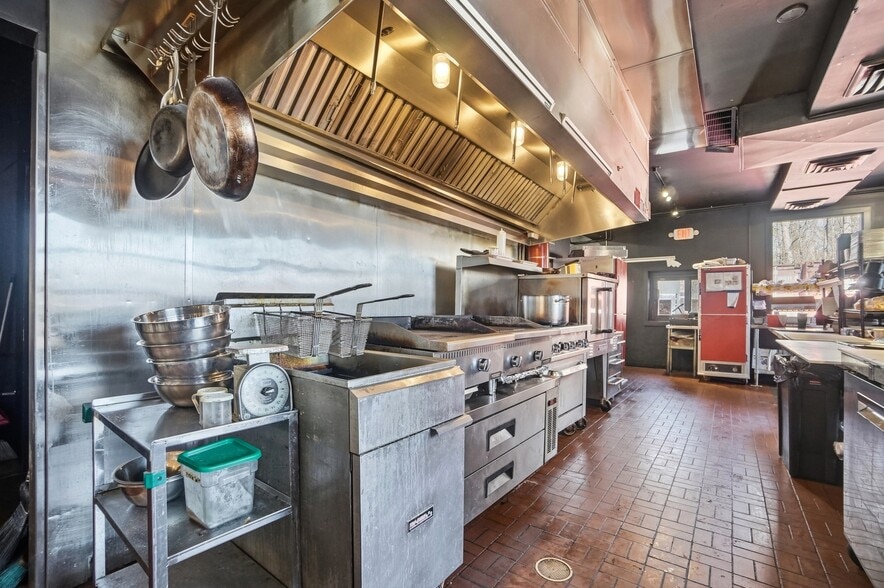 More Photos Of 1256 Columbus Rd, Granville Restaurant For Sale