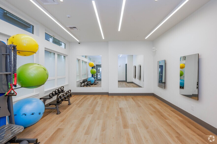 More Photos Of 631 SW 150th St, Burien Apartments For Lease