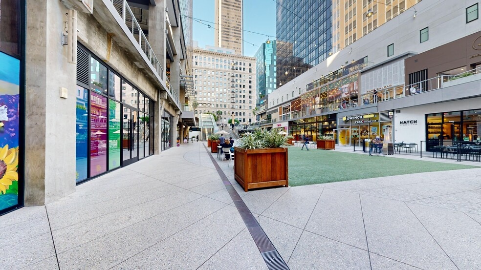 More Photos Of 700-750 W 7th St, Los Angeles Department Store For Lease