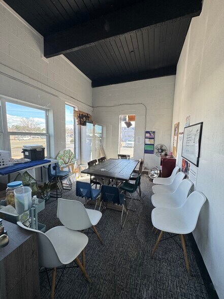 More Photos Of 3401 S Chambers Rd, Aurora Office For Sale