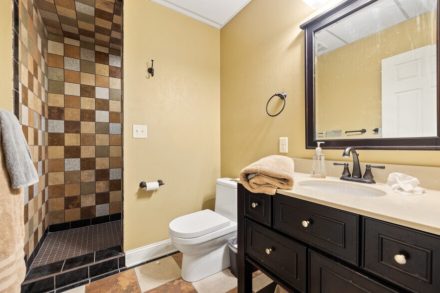 More Photos Of 603 N River St, Hot Springs Hotel For Sale