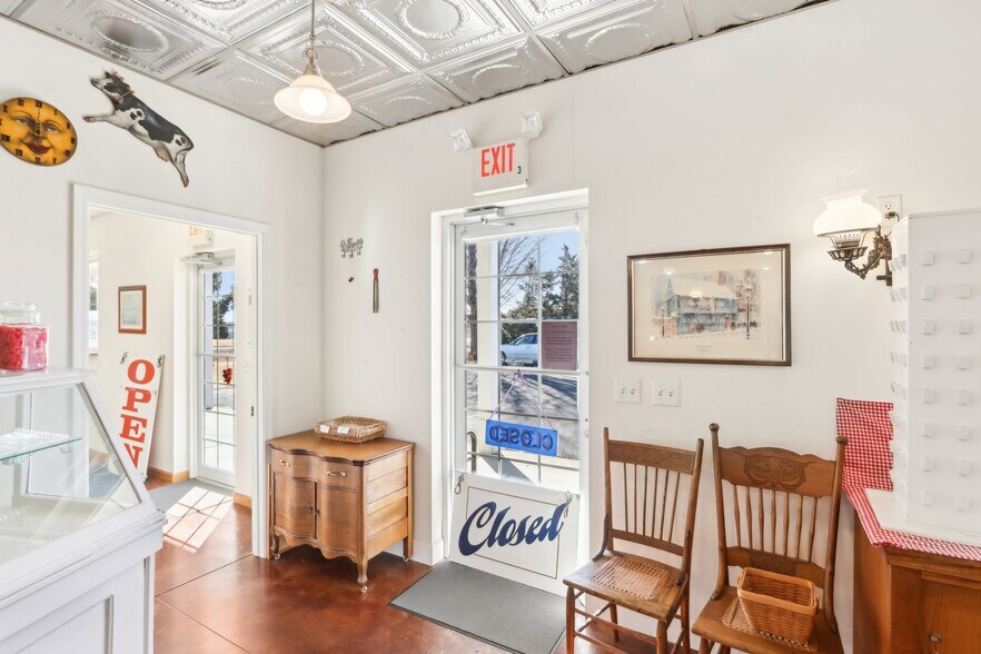 More Photos Of 680 Enterprise Dr, Lake Mills General Retail For Sale