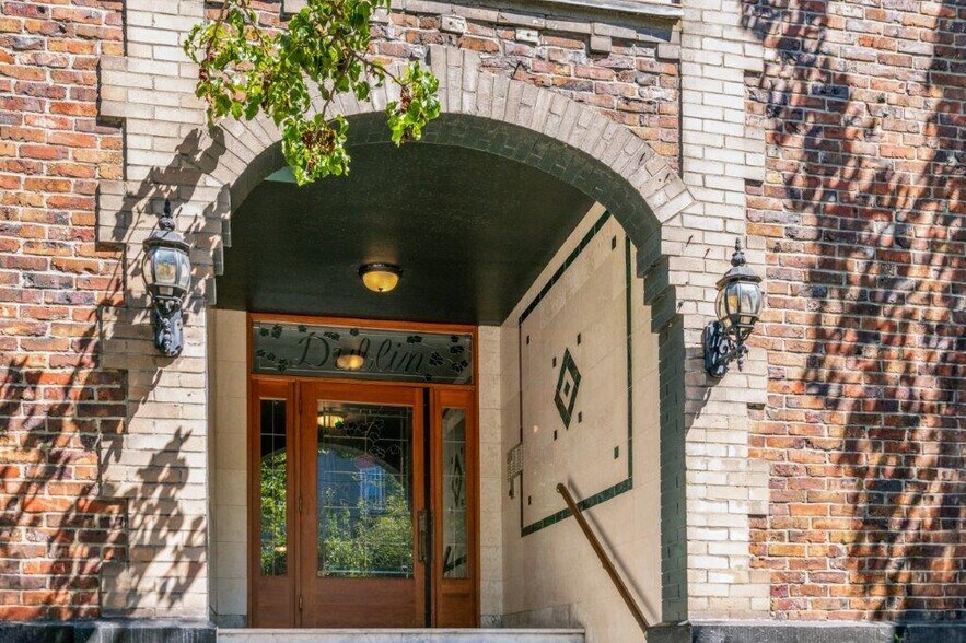 More Photos Of 1052 E Thomas St, Seattle Apartments For Sale