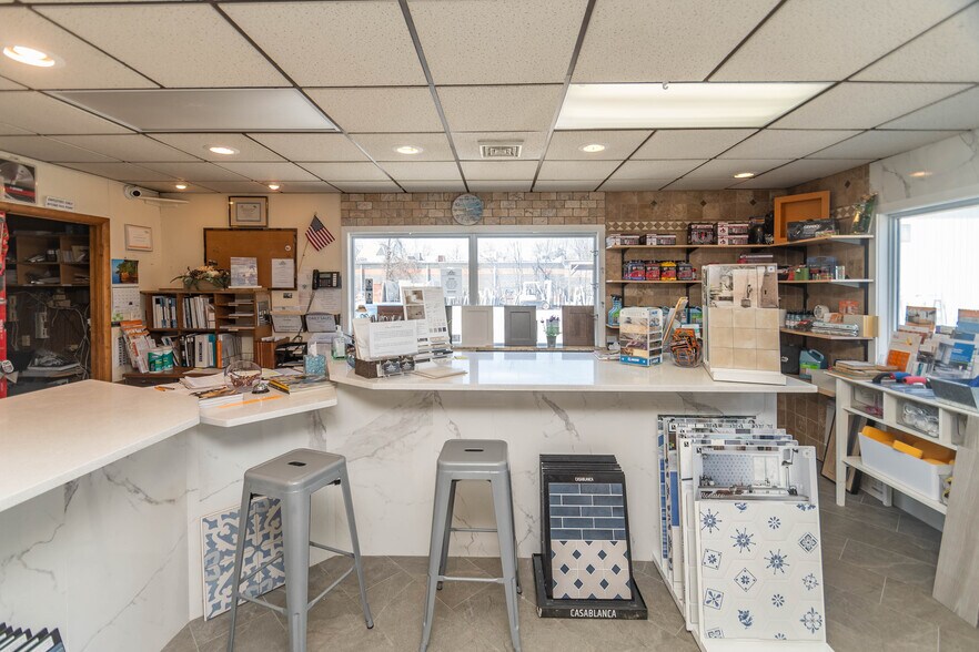 More Photos Of 1402 Route 300, Newburgh Showroom For Sale