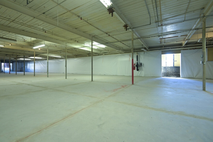 More Photos Of 101 N Yates St, Gastonia Warehouse For Lease