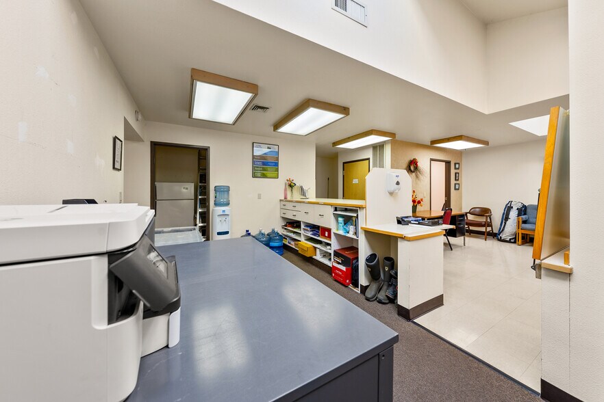 More Photos Of 700 NW Dimmick St, Grants Pass Specialty For Sale