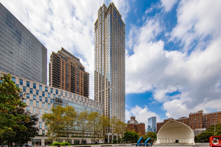 More Photos Of 51 Amsterdam Ave, New York Apartments For Lease