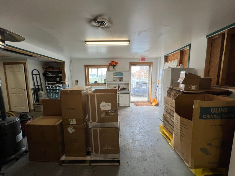 More Photos Of 6895 Paoli Rd, Belleville Restaurant For Lease