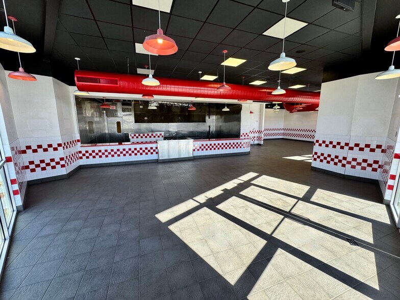 More Photos Of 1901 S 1st St, Yakima General Retail For Lease