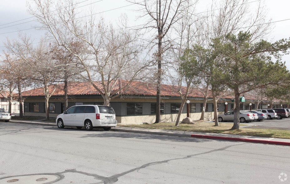 More Photos Of 3670 Grant Dr, Reno Medical For Lease