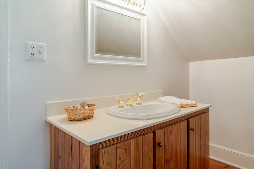 More Photos Of 610 New Hope Rd, Staunton Specialty For Sale