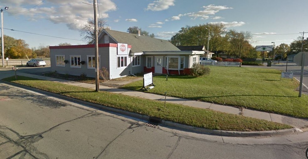 More Photos Of 24123 75th St, Salem Restaurant For Sale