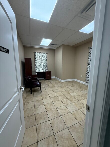 More Photos Of 1030 Wintergap Rd, Oliver Springs Office For Sale