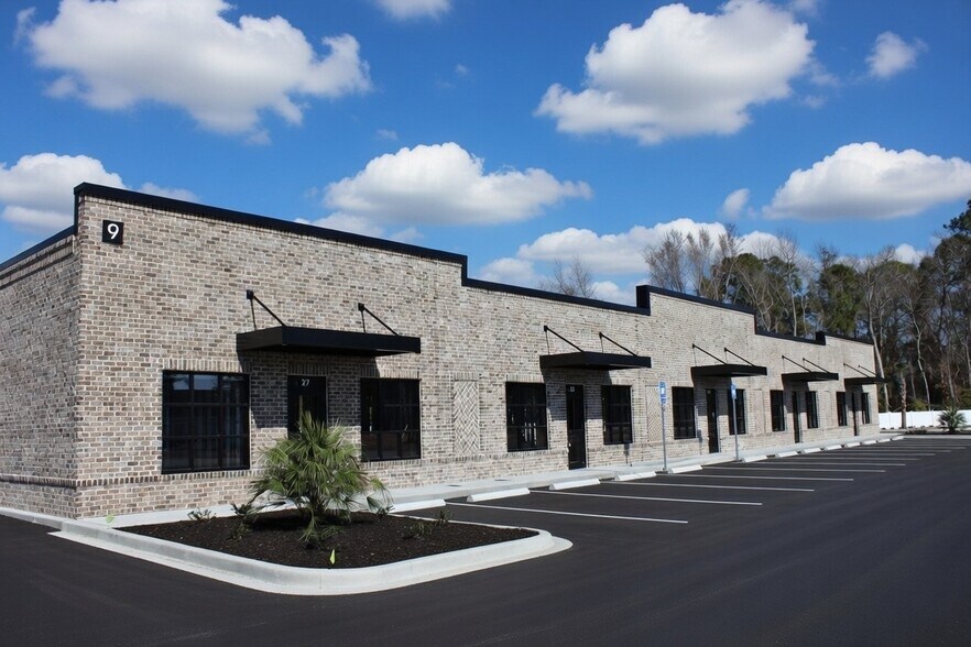 Primary Photo Of 3 Alpine Ct, Brunswick Showroom For Lease