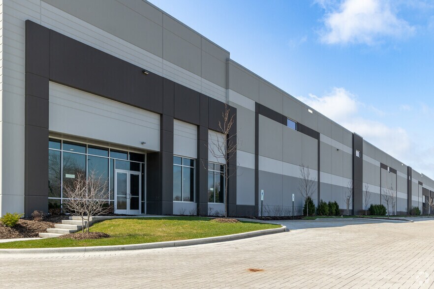 More Photos Of 4051 E Main St, Saint Charles Unknown For Lease