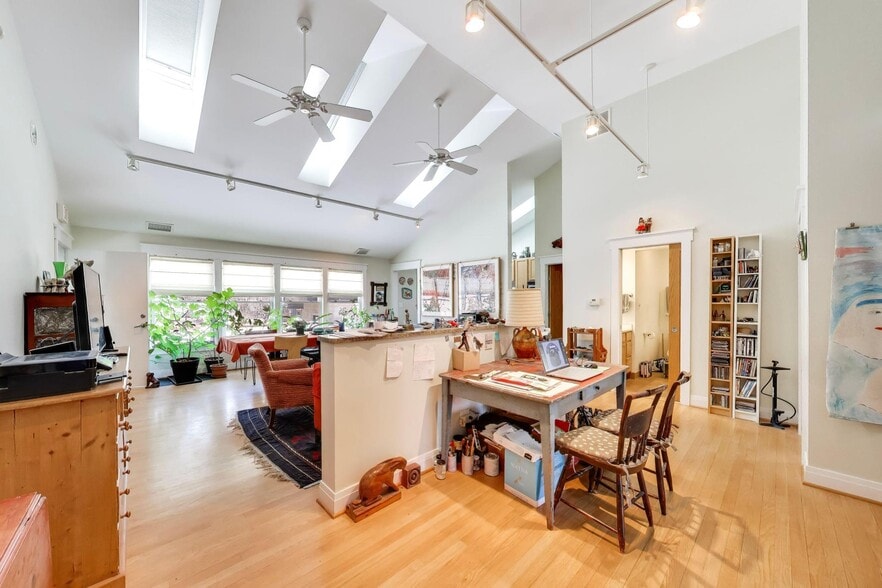 More Photos Of 1132 Florence Ave, Evanston Office Residential For Sale