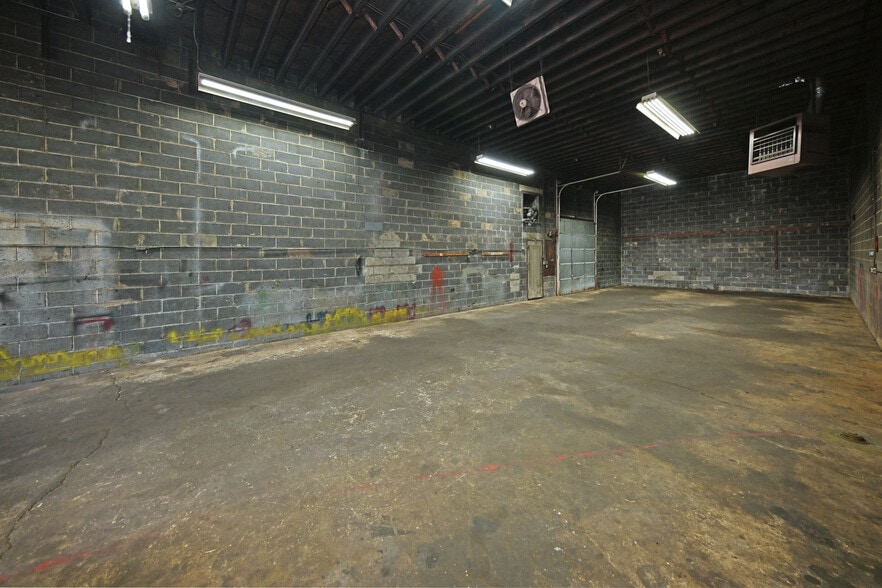 More Photos Of 72 Illinois Ave, Paterson Warehouse For Sale