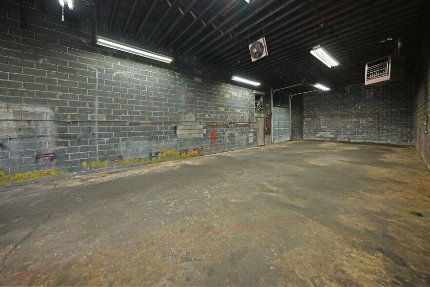 More Photos Of 72 Illinois Ave, Paterson Warehouse For Sale
