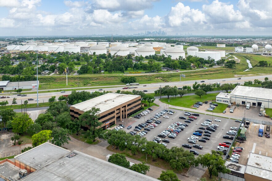 More Photos Of 8799 North Loop East, Houston Office For Sale