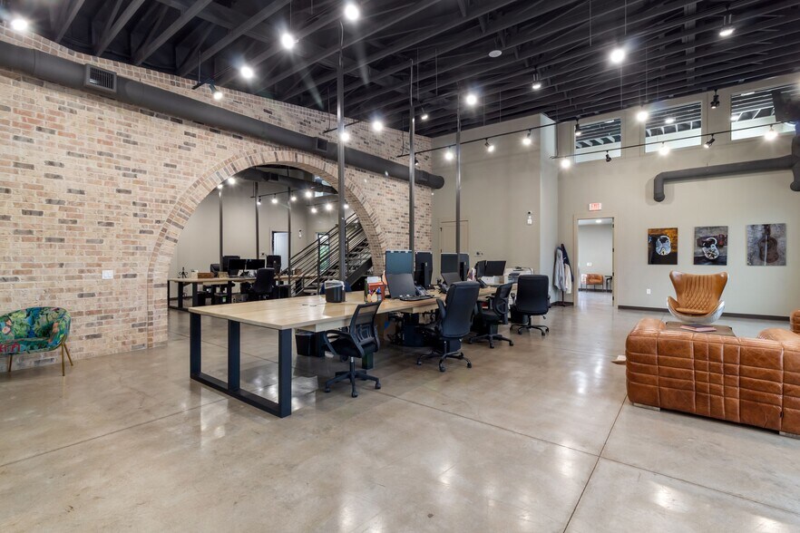 More Photos Of 750 William D Fitch Pky, College Station Loft Creative Space For Lease