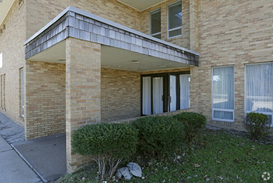 More Photos Of 1781 Pine Hollow Rd, McKees Rocks Office For Lease