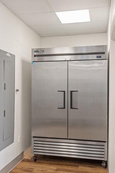 More Photos Of 12 Culpeper St, Warrenton Restaurant For Sale