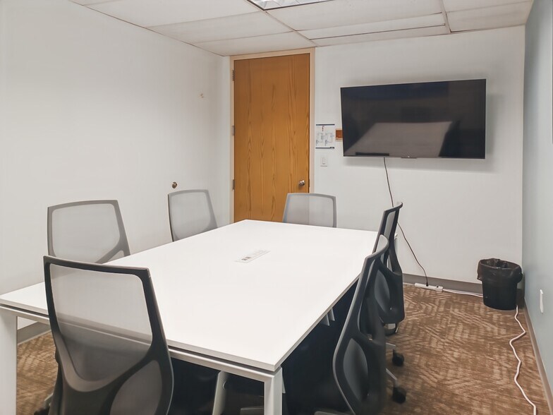 More Photos Of 80 Orville Dr, Bohemia Coworking Space