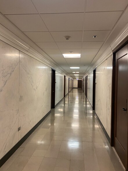More Photos Of 77 W Washington St, Chicago Office For Lease