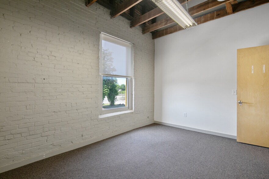 More Photos Of 159 Maxwell St, Fayetteville Office Residential For Sale