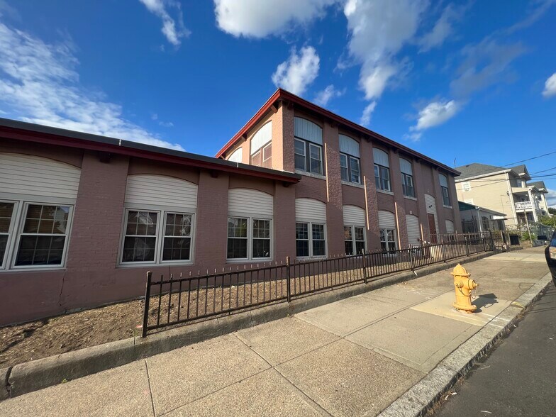 More Photos Of 27-31 Privet St, Pawtucket Manufacturing For Sale