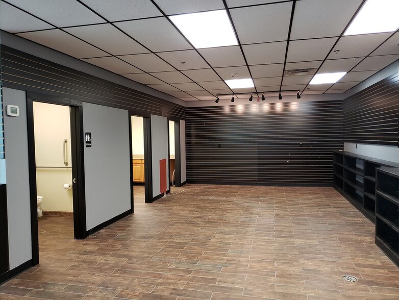 More Photos Of 701 S Crouse Ave, Syracuse Freestanding For Lease