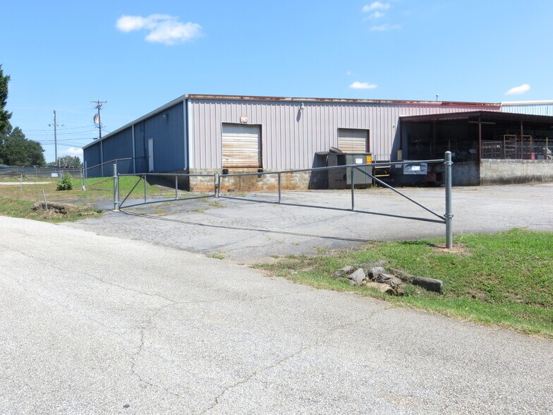 More Photos Of 1489 Cedar Lane Rd, Greenville Warehouse For Sale