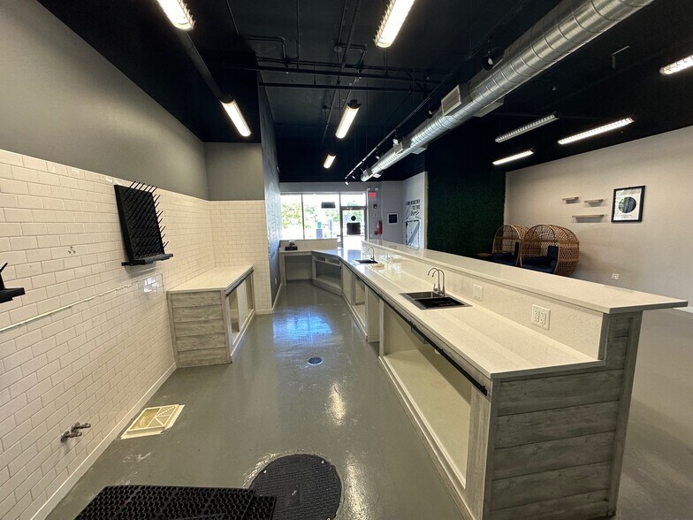 More Photos Of 303 N 2nd St, St Charles Office For Lease