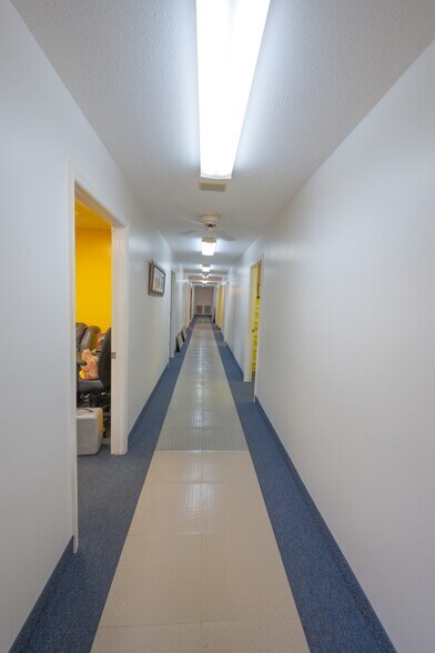 More Photos Of 2335 Columbia Hwy, Pulaski Office For Sale