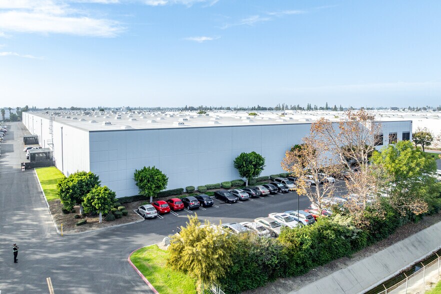 More Photos Of 6311 Knott Ave, Buena Park Warehouse For Lease