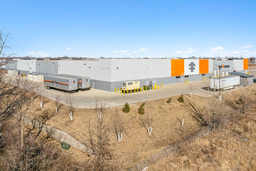 More Photos Of 4650 Cross Point Blvd NE, Cedar Rapids Freestanding For Sale